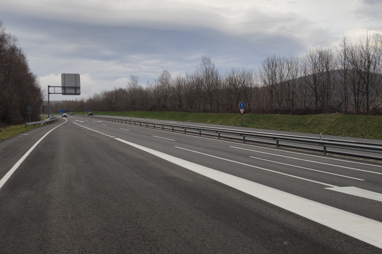 Fotografía de un tramo de carretera