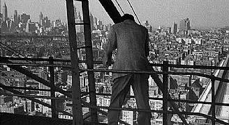 Fotograma de la película «Ciudad desnuda»