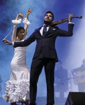 Fotografía de Paco Montalvo en el escenario