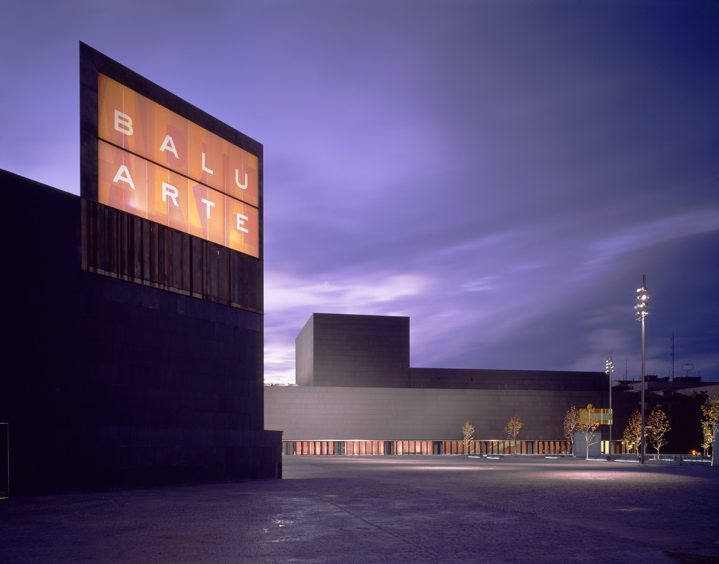 Fotografía de la fachada del Palacio de Congresos Baluarte