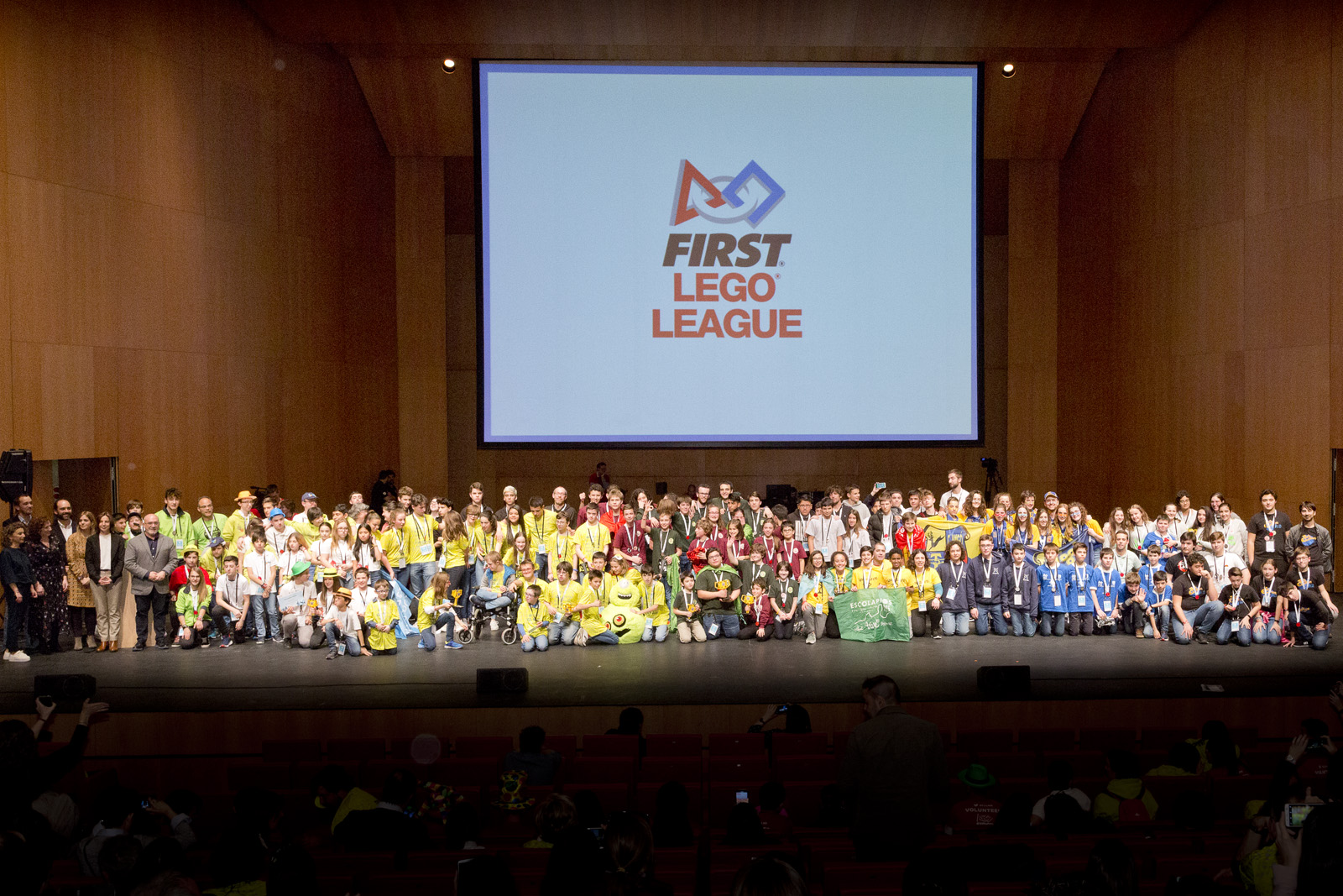 Participantes en la First Lego League celebrada este pasado fin de semana en Baluarte.