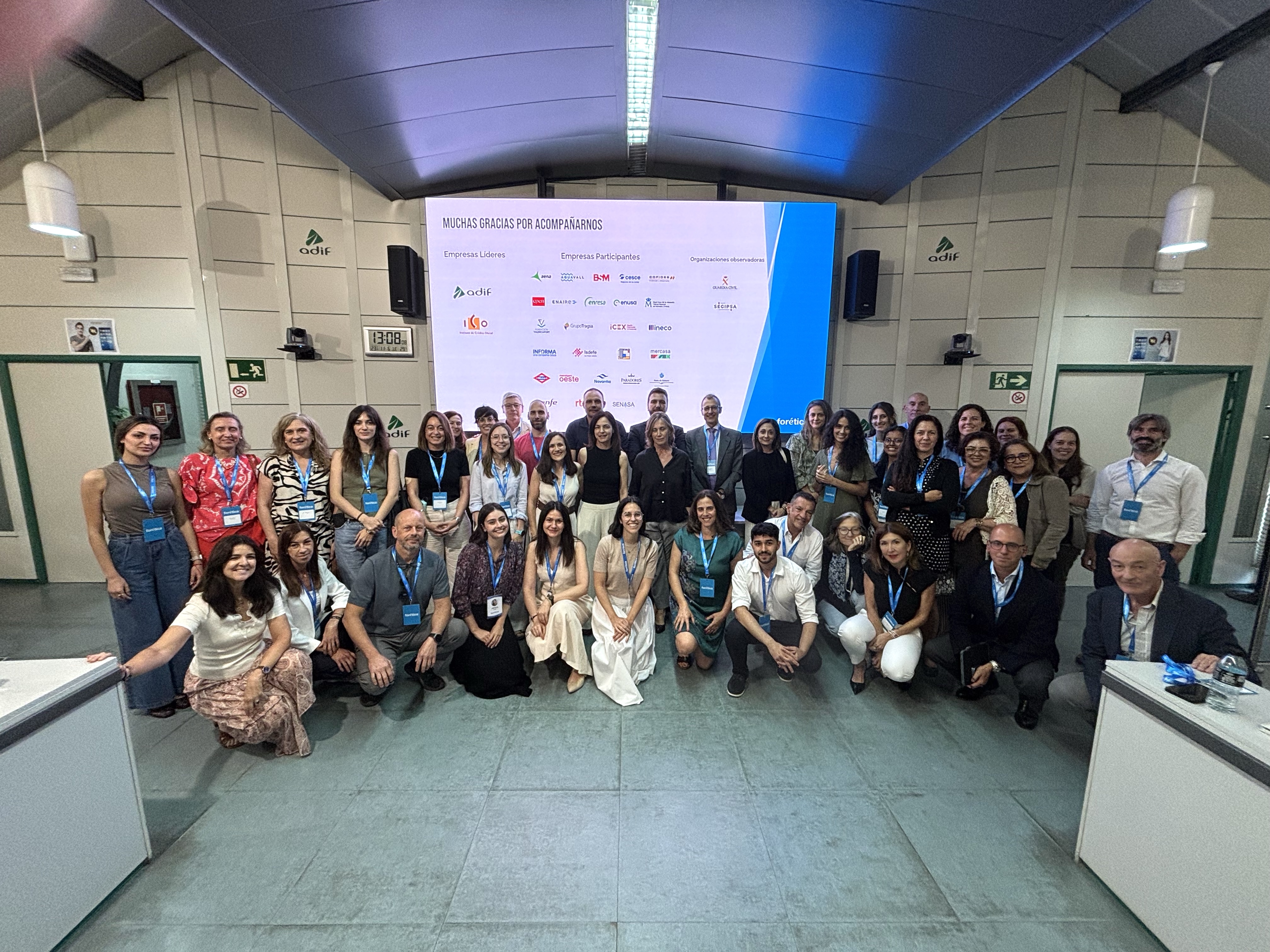 Foto familia de los integrantes del Foro