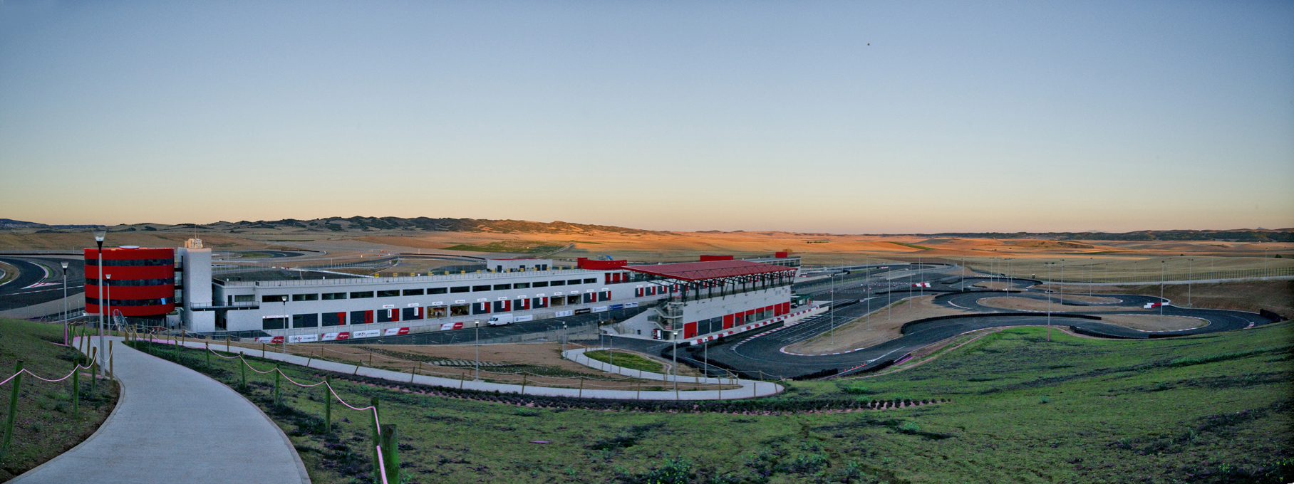 El Circuito de los Arcos está situado en la localidad navarra del mismo nombre.