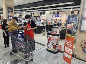 Fotografía del interior de un supermercado