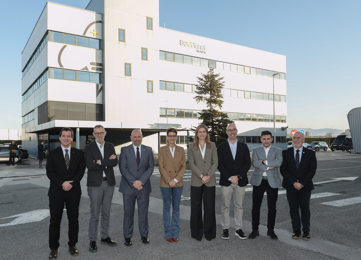 Fotografía de los asistentes a la visita a la empresa.