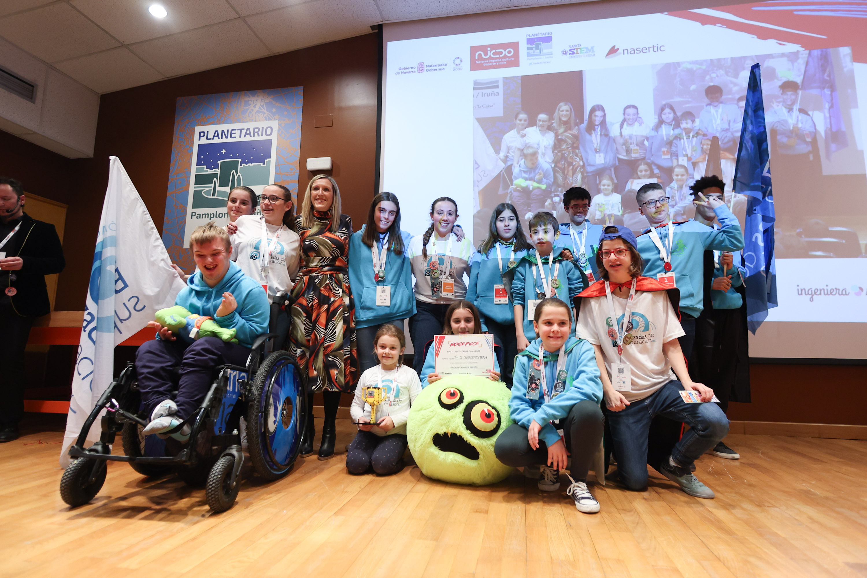 Fotografía de la consejera Fanlo ha clausurado este domingo, en el Planetario de Pamplona, el torneo FIRST LEGO League Navarra