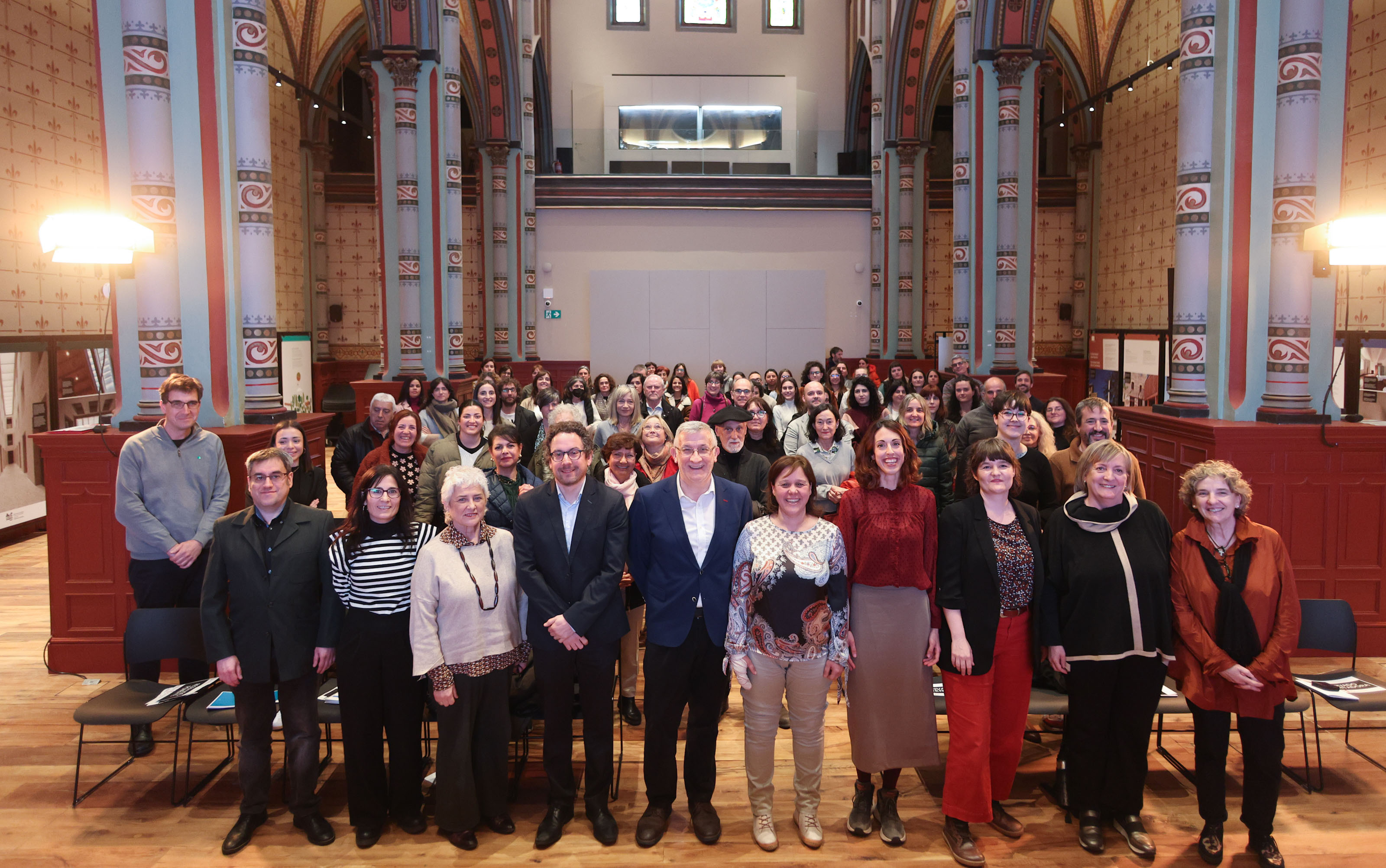 Fotografía del vicepresidente Taberna en la clausura de la Jornada de Voluntariado celebrada en el antiguo convento de Las Salesas, en Pamplona.