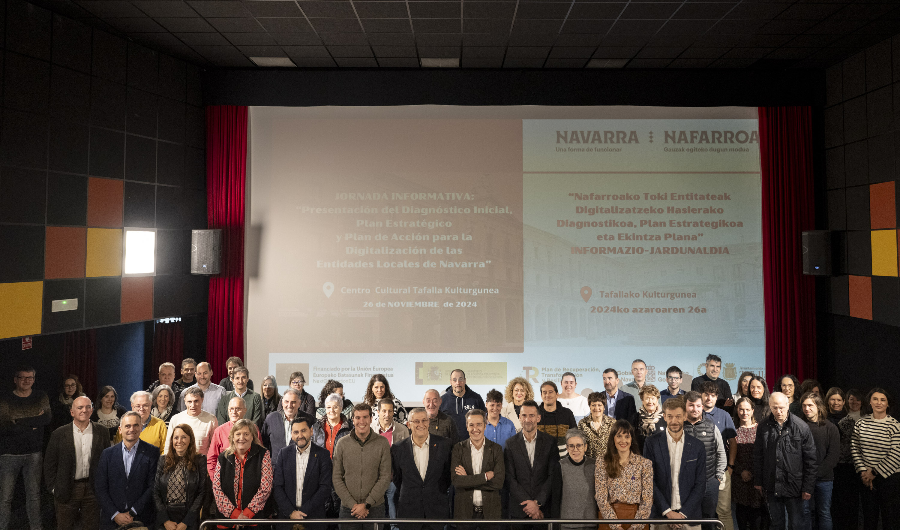 Fotografía de varios asistentes a la jornada