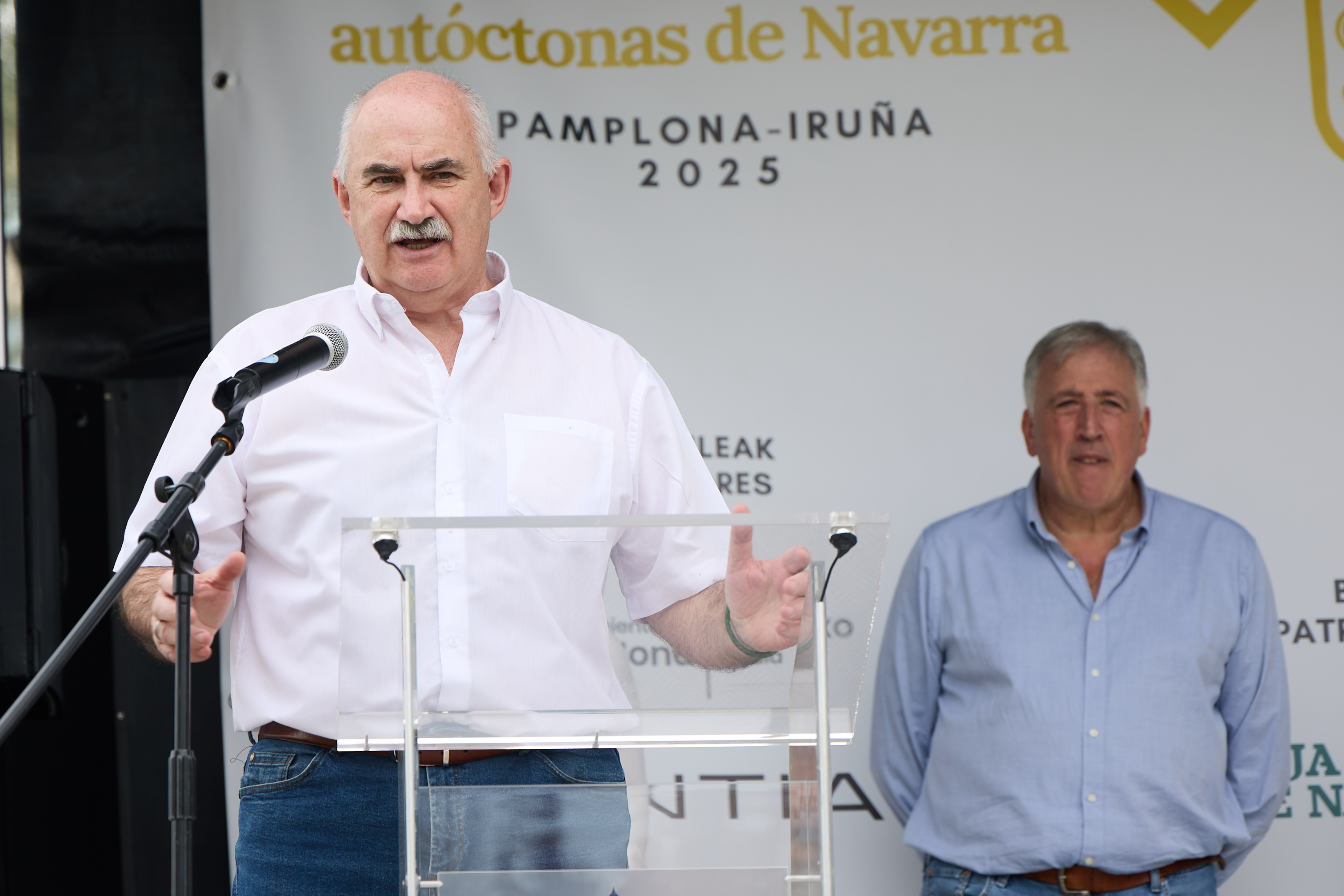 Fotografía del consejero Aierdi durante la presentación