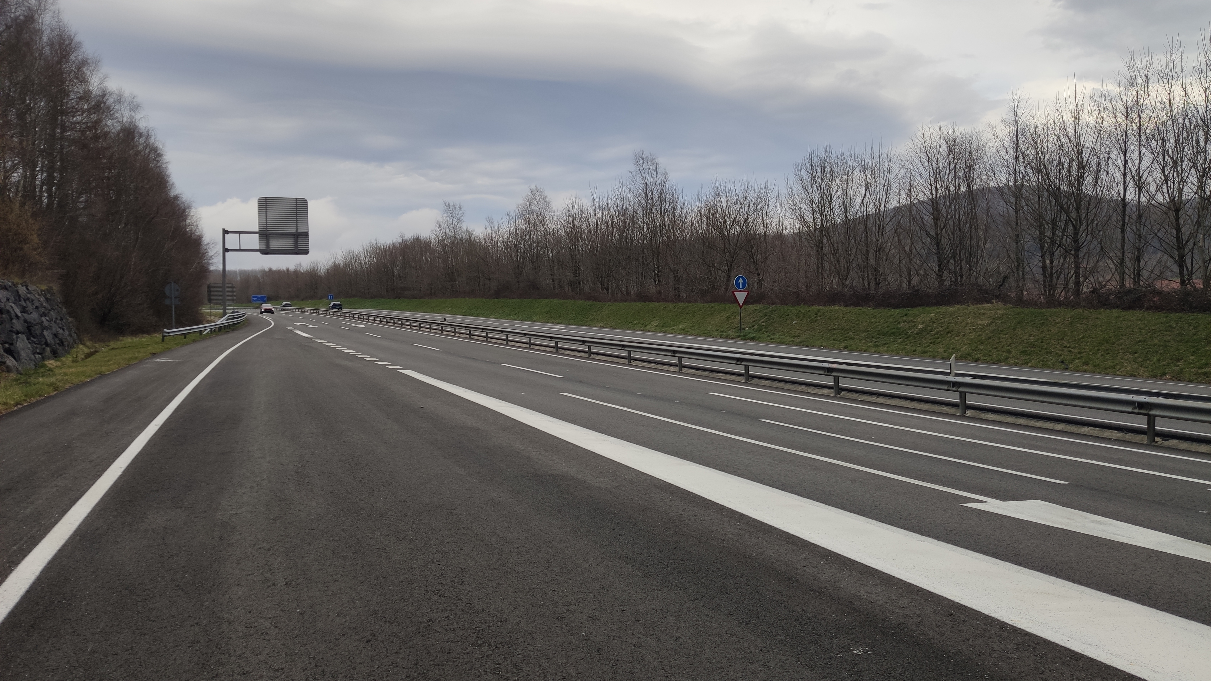 Fotografía de un tramo de carretera