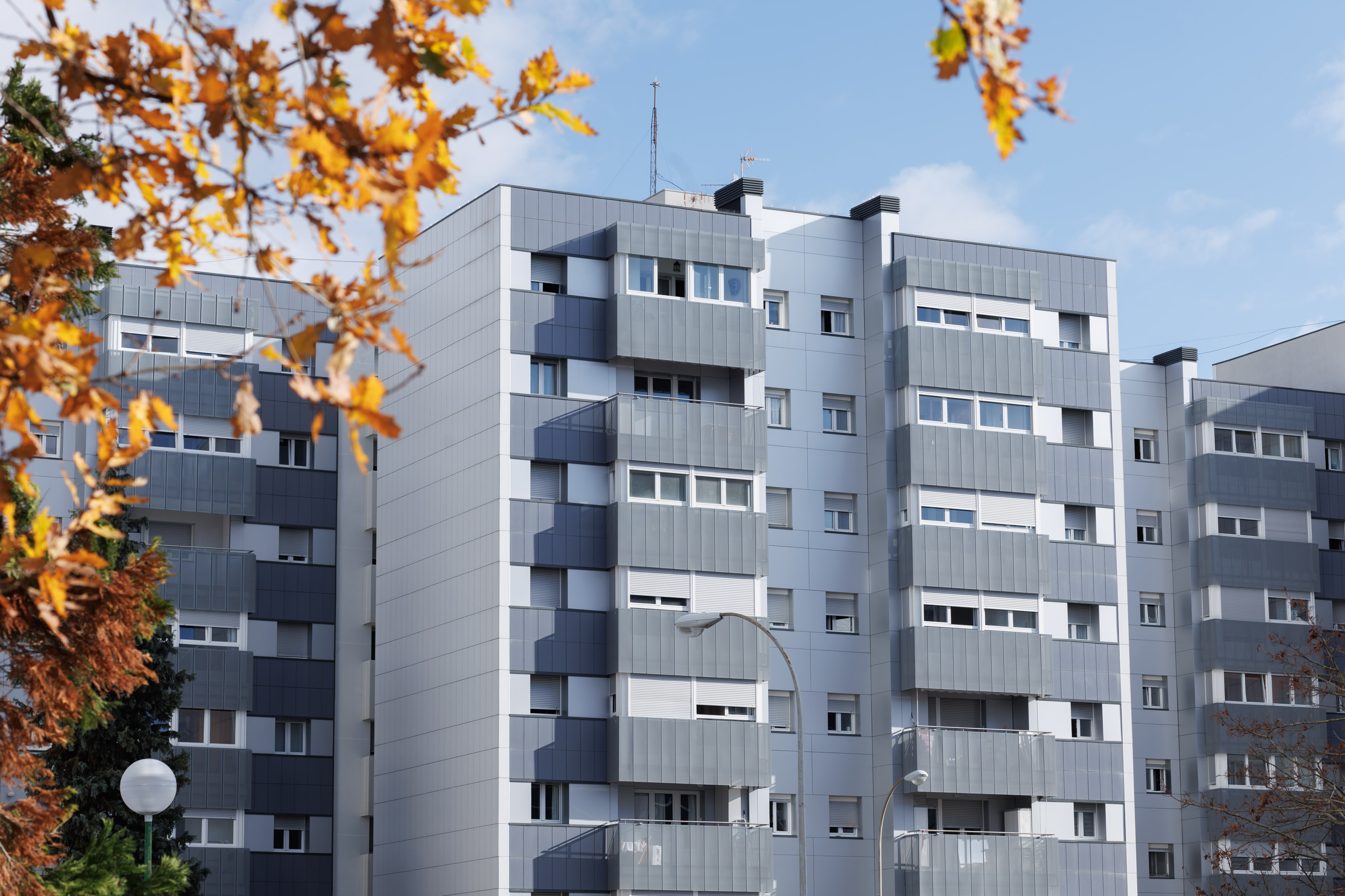 Fotografía de un edificio de viviendas