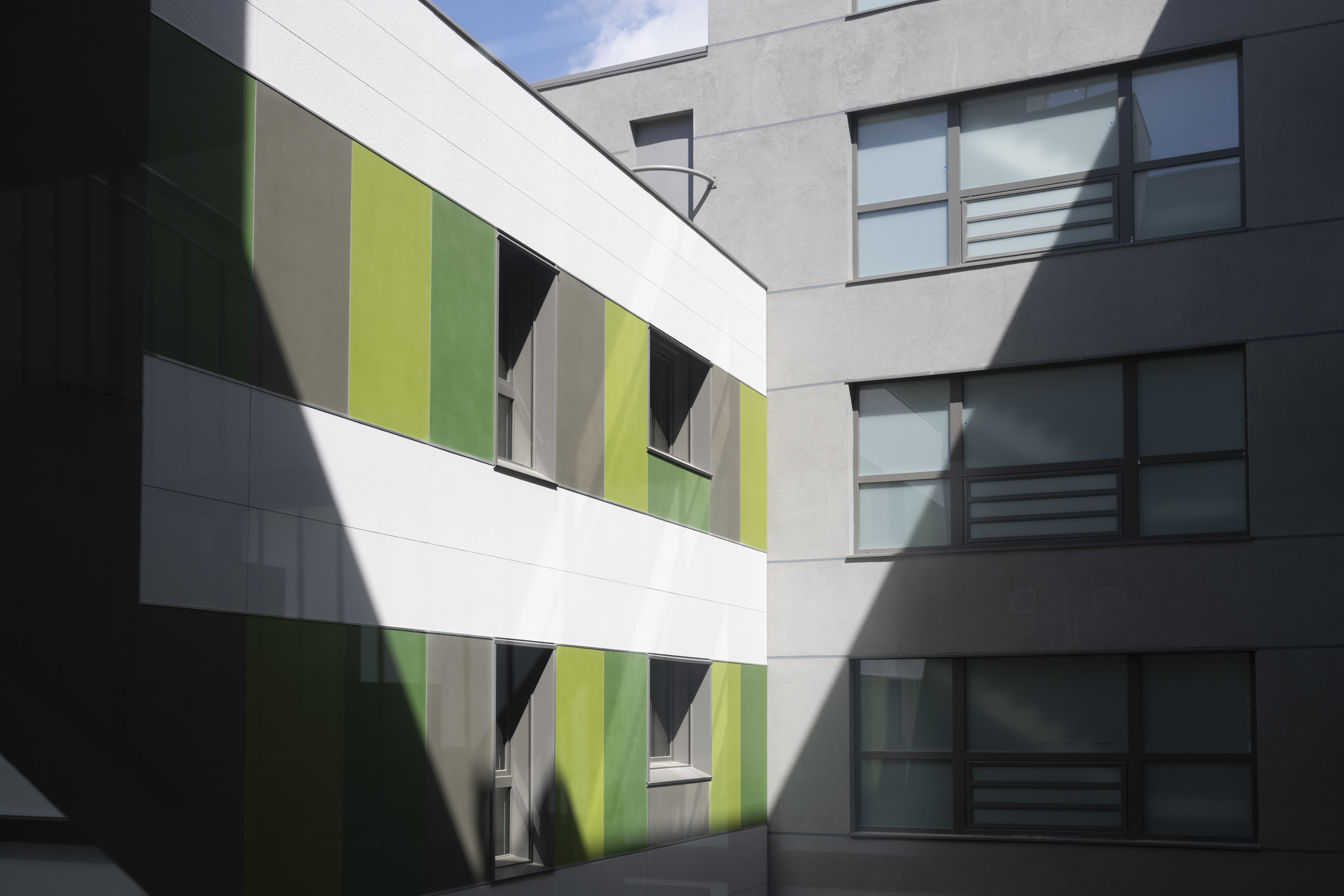 Fotografía de la fachada de un edificio