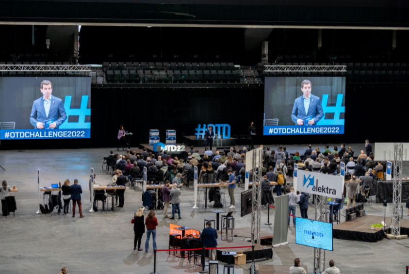 Fotografia del onsejero Irujo durante su intervención en la #OTDChallenge 2022.