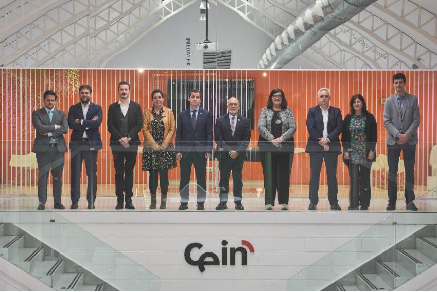 Fotografia durante la presentacion de la edición