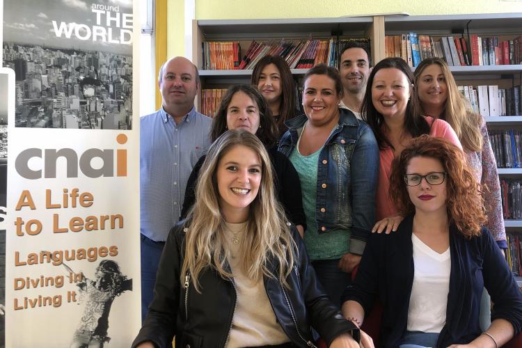 Fotografía de varias personas en las instalaciones de CNAI