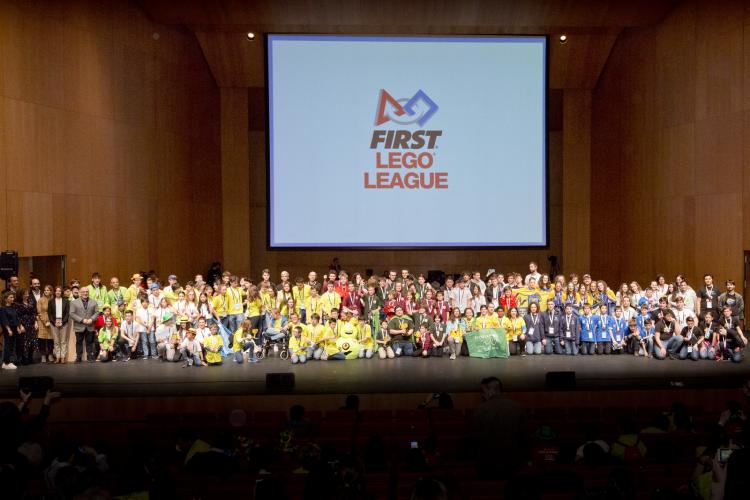 Participantes en la First Lego League celebrada este pasado fin de semana en Baluarte.