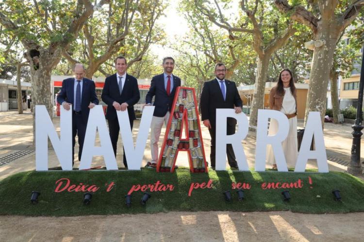 Fotografía de varios representantes de instituciones en el acto.