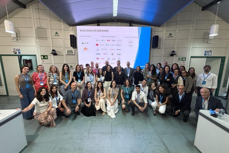 Foto familia de los integrantes del Foro