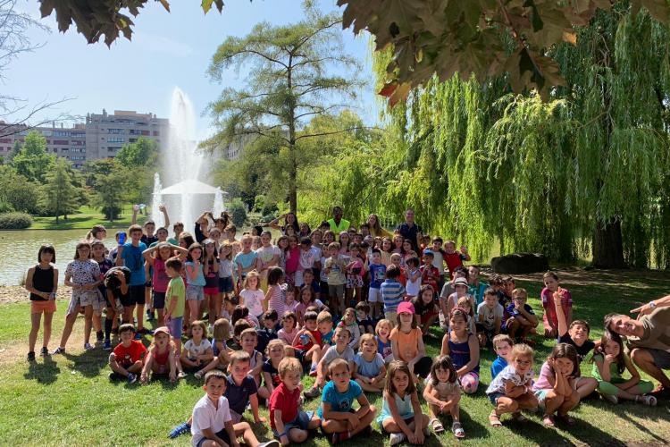 El objetivo de este programa es favorecer la convivencia de alumnado de diferentes centros y reforzar y motivar el aprendizaje del inglés