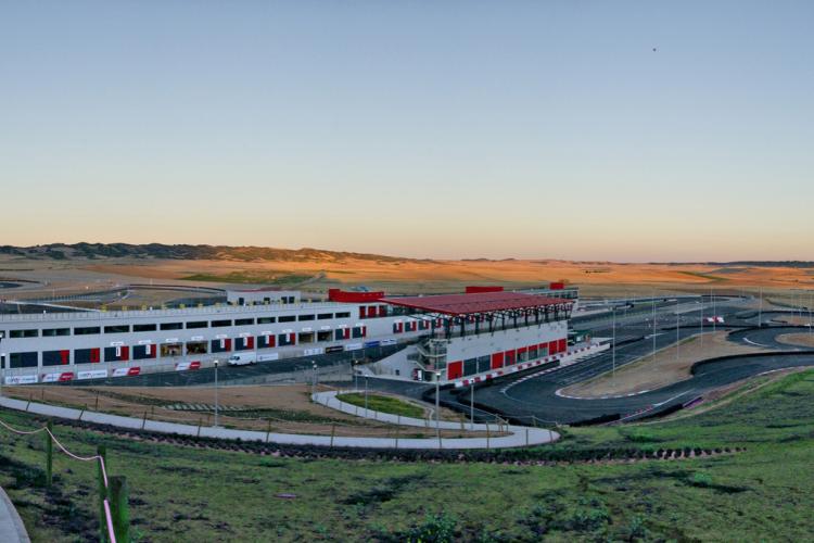 El Circuito de los Arcos está situado en la localidad navarra del mismo nombre.