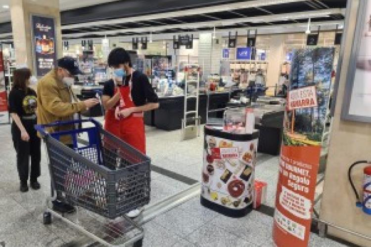 Fotografía del interior de un supermercado