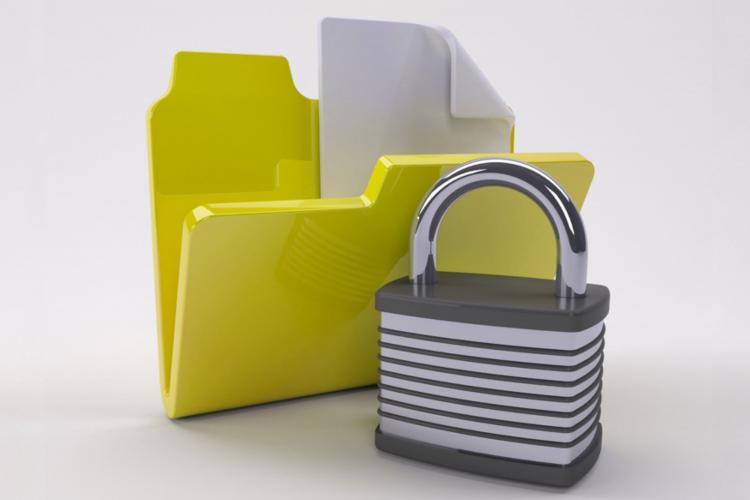 Una imagen de una carpeta con un folio y un candado