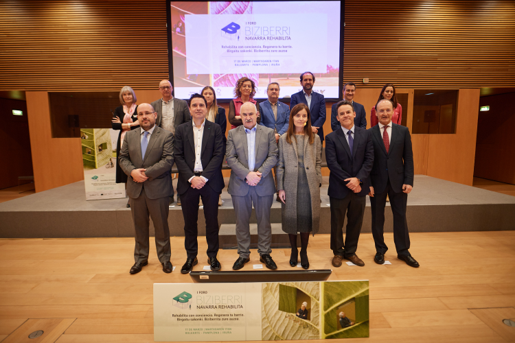Foto de grupo de los participantes en el Foro Biziberri. 