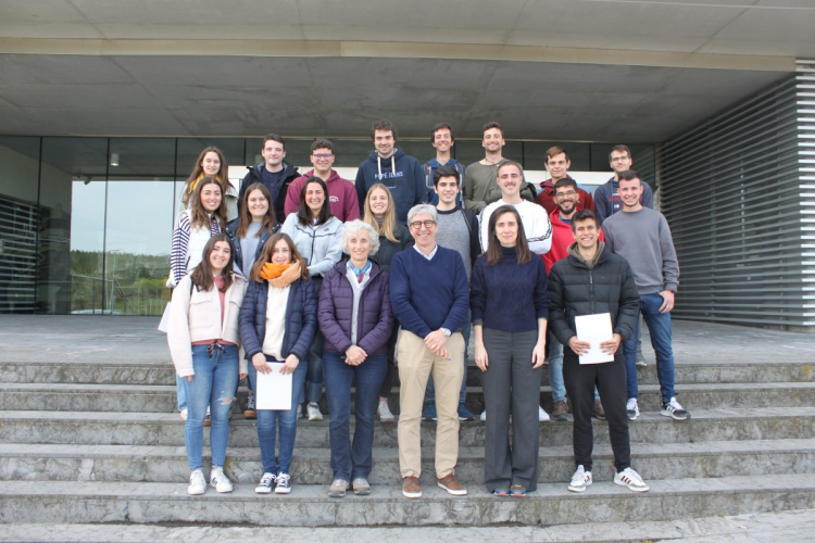 Fotografía de los alumnos que han visitado Tracasa.