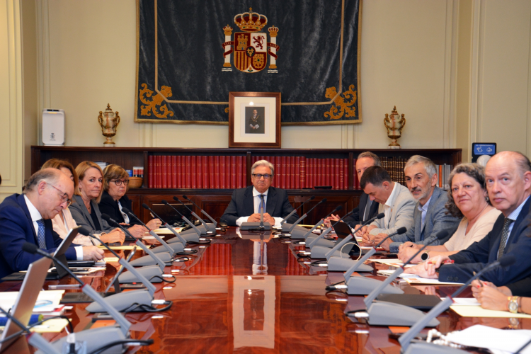 Fotografía de los representantes en un momento de la reunión