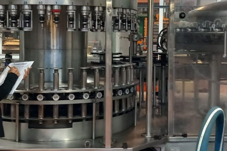 Fotografía del interior de una fábrica
