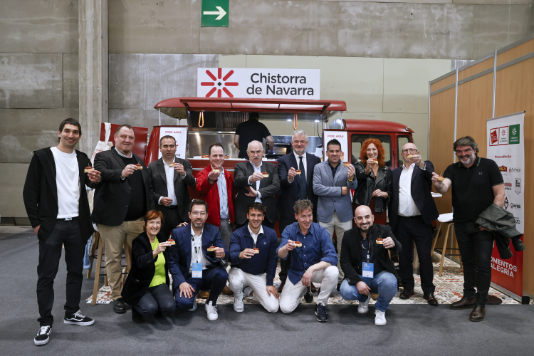 Fotografía de los representantes de las empresas navarras que participan en el Salón Gourmets.