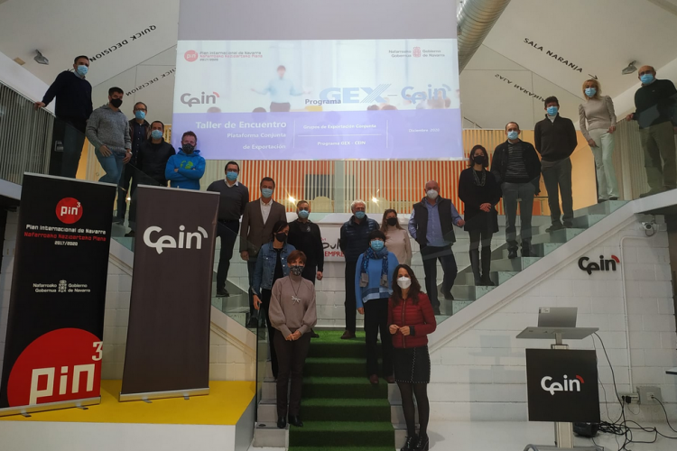 Empresas que participarán en la creación del grupo Bio Francia, junto con responsables de CEIN.