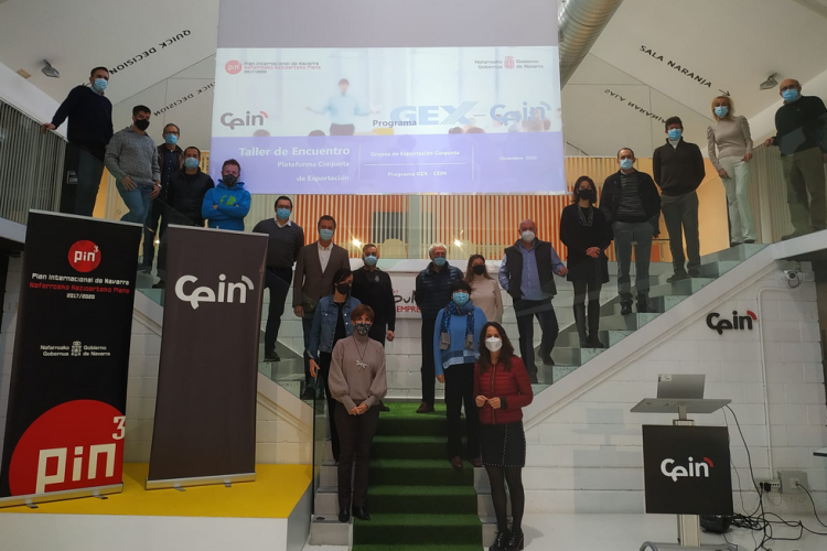 Empresas que participarán en la creación del grupo Bio Francia, junto con responsables de CEIN.