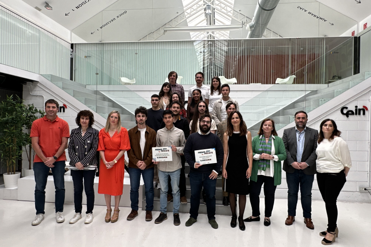 Fotografía de la consejera Fanlo, junto con premiados, finalistas y jurado.  