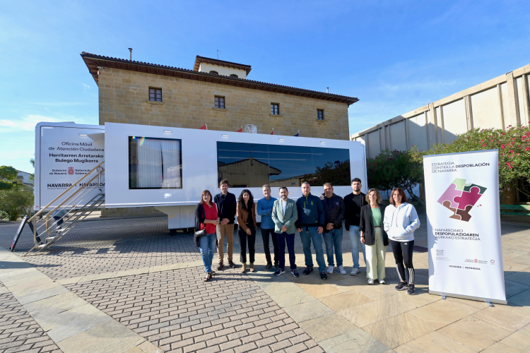 Fotografía del exterior de la oficina móvil