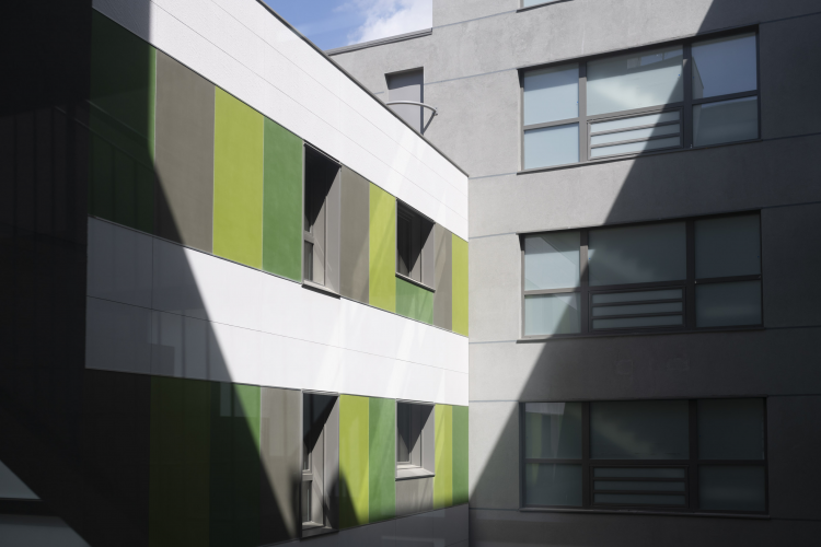 Fotografía de la fachada de un edificio