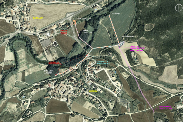 Fotografía del plano de ubicación del lugar donde se construirá la depuradora para las localidades de Arbeiza y Zubielqui. 