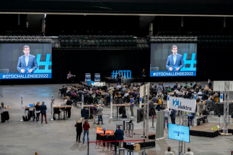 Fotografia del onsejero Irujo durante su intervención en la #OTDChallenge 2022.