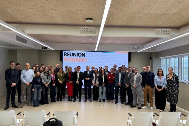 Foto grupal en una reunión de plenario