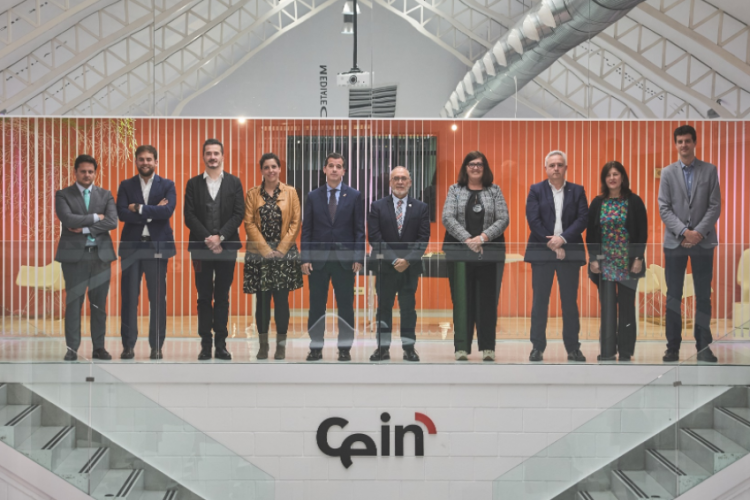 Fotografia durante la presentacion de la edición