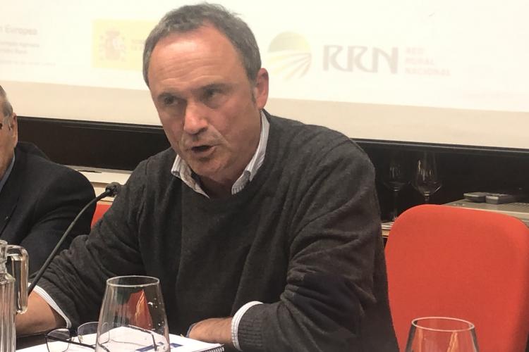 Fotografía de Juanma Intxaurrandieta durante su intervención