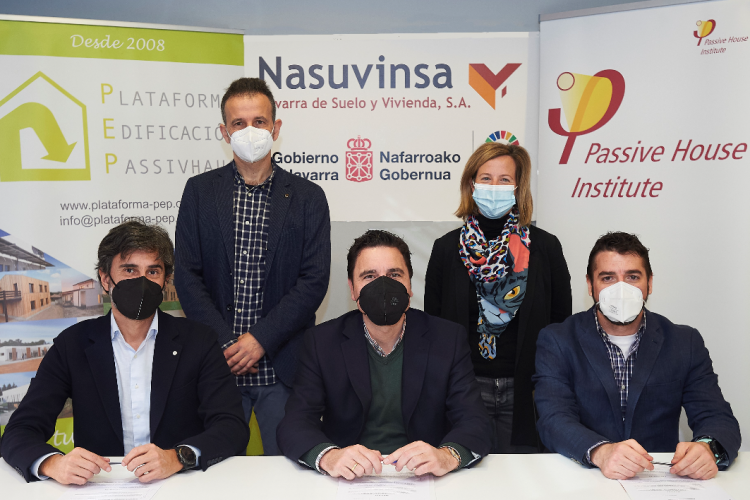 Fotografia de varias de las personas participantes en el proyecto