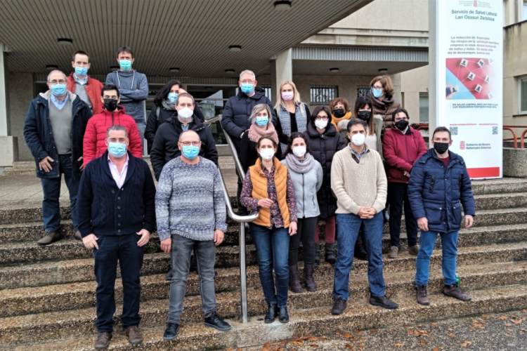 Fotografía de los participantes en el curso de formación de inspectores de amianto en edificios e instalaciones industriales