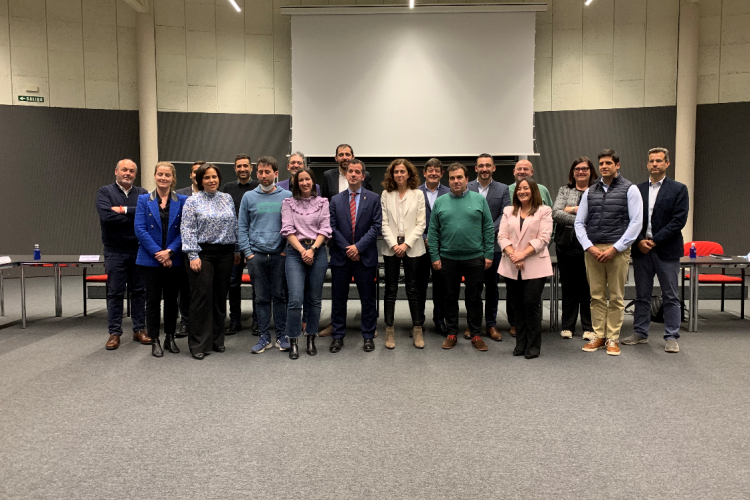Fotografia de los participantes de la reunión