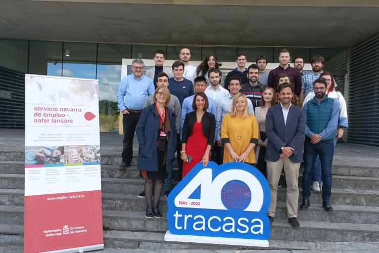 Fotografía de responsables y de alumnos.