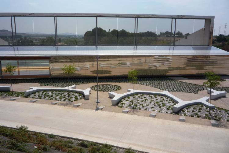 Fotografía exterior del tanque el día de su inauguración