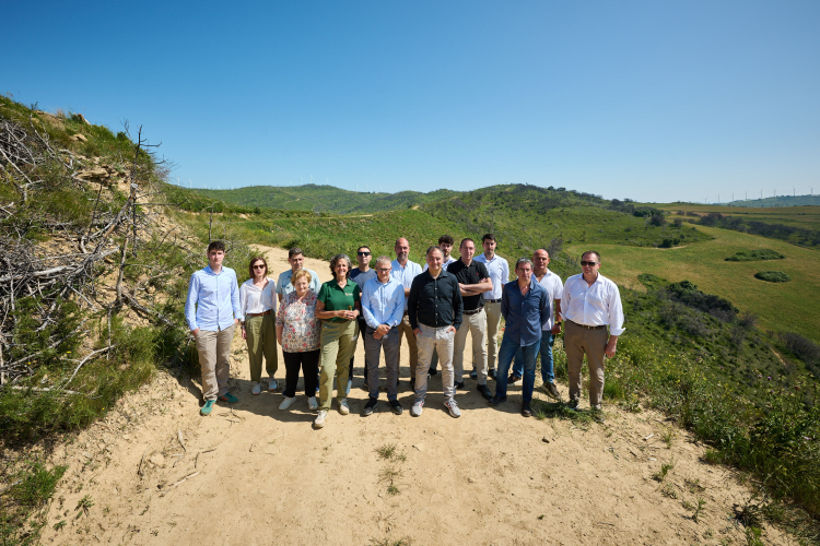 De izquierda a derecha: Martxel Senosiain (RODONA Industria Gráfica), Ana Iribarren (RODONA Industria Gráfica), Fernando Joao (Ayto. Legarda), Sagrario Barasoain (Ayto. Legarda), Itziar Gómez (OREKAN), Eduardo Nanclares (NICDO, Punto de Vista), Francisco Fernández (CPEN), Jorge Acín (Servicios Ecológicos de Navarra), Fernando Larumbe (Ayto. Legarda), Jonathan Bermejo (Caja Rural), Manuel Soria (AUDENASA), Miguel Mena (Caja Rural), Alberto Madinabeitia (Arantza Hotela), Unai Elorda (Arantza Hotela) y Juan Mª