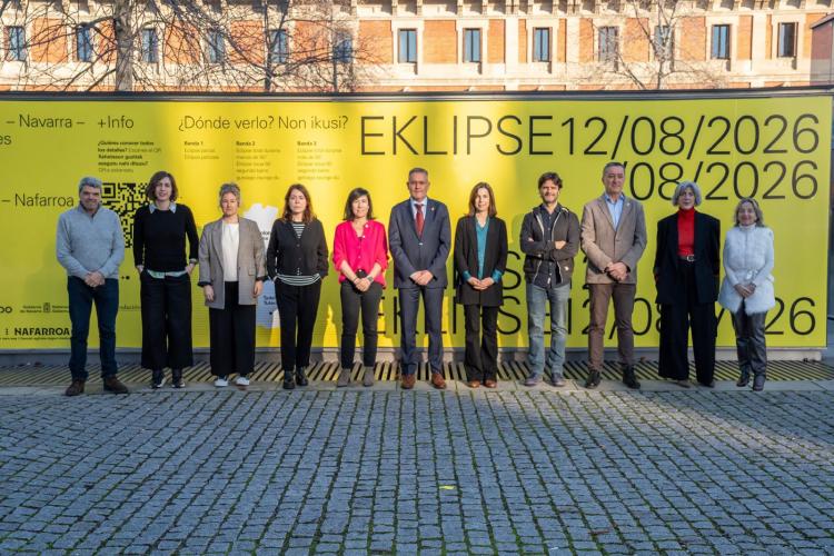 Fotografía de 11 personas en el final de la nota de prensa en un photocall
