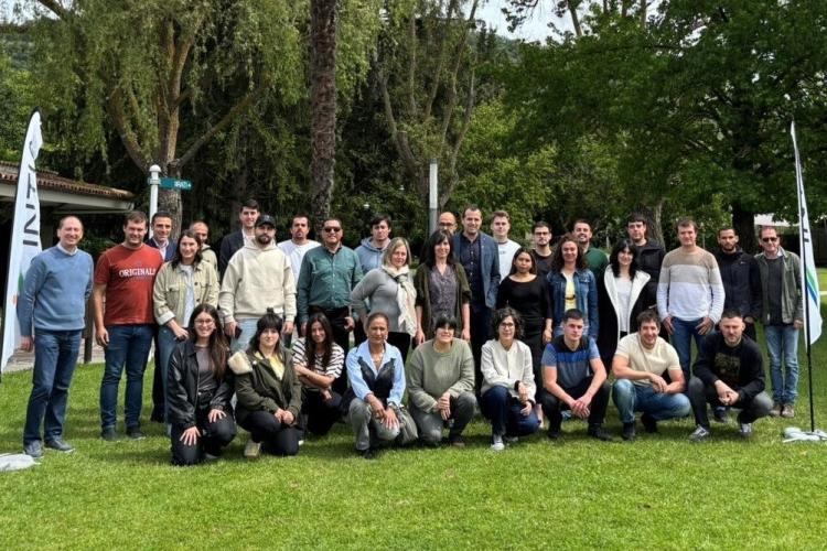 Grupo de personas participantes en los cursos impartidos por INTIA